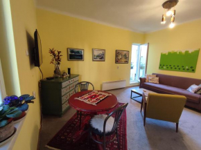 Colourful one-bedroom apartment in a central location